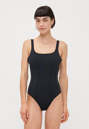 Слитный купальник