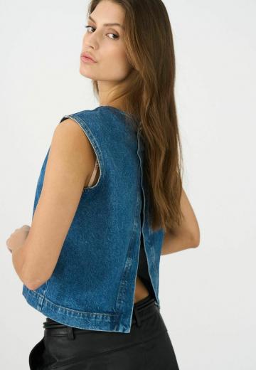 Джинсовая жилетка