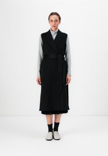 Длинный жилет