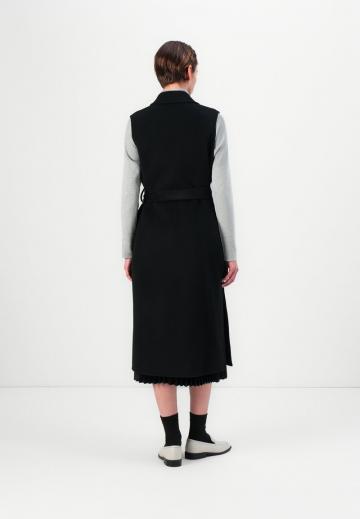 Длинный жилет