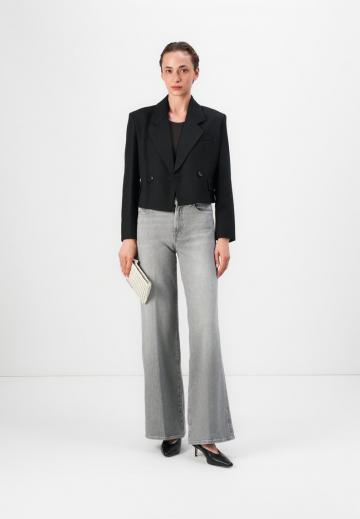 Блейзер с накладными карманами