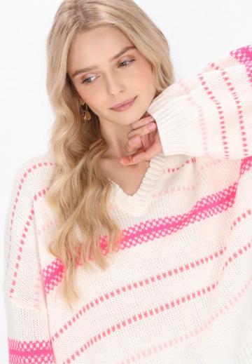 Пуловер в полоску