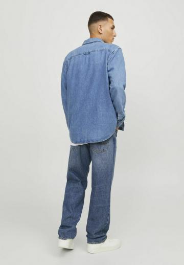 Прямые джинсы