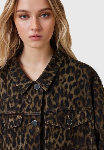 Короткое пальто