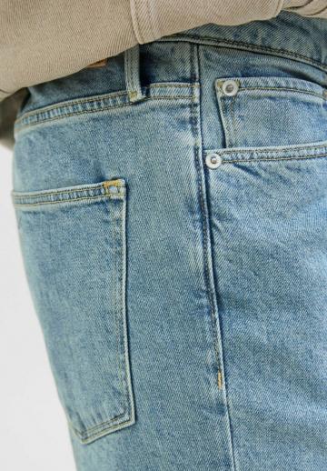 Прямые джинсы