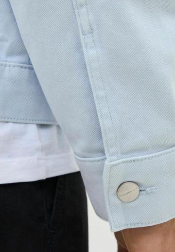 Джинсовая куртка