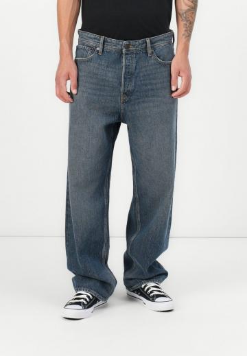 Свободные джинсы