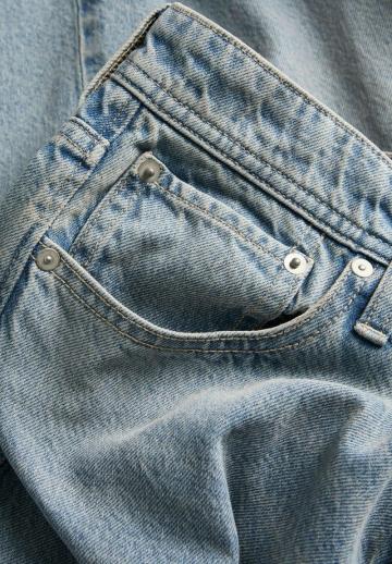 Прямые джинсы