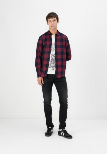 Прямые джинсы