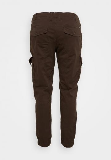 Брюки с накладными карманами