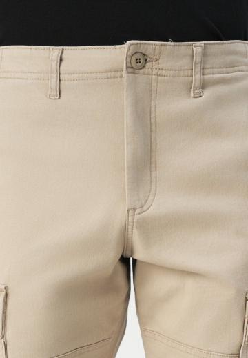 Брюки с накладными карманами