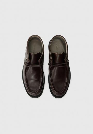 Ботинки на шнуровке