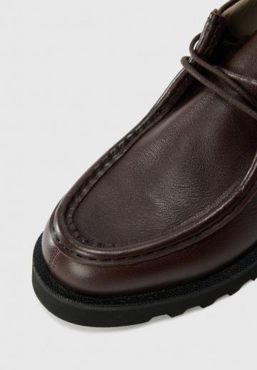 Ботинки на шнуровке