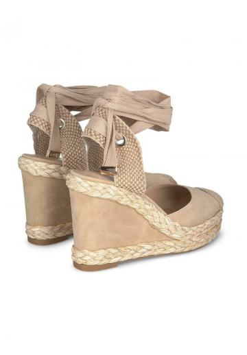 Туфли на шнуровке