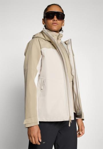 Спортивная куртка