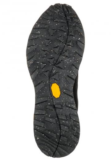 Походные ботинки