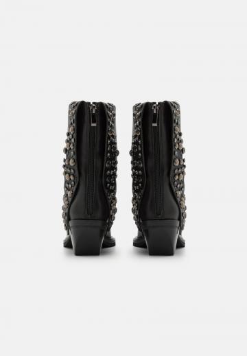 Ковбойские сапоги