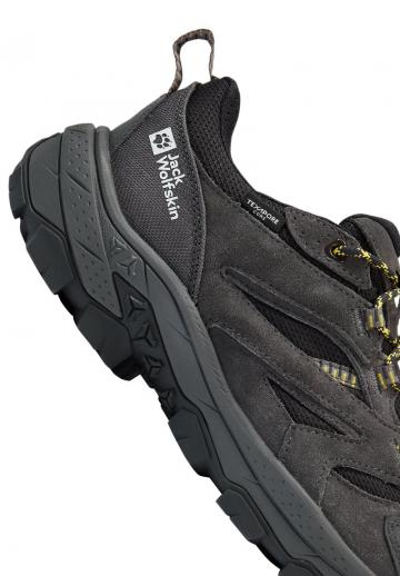 Походные кроссовки