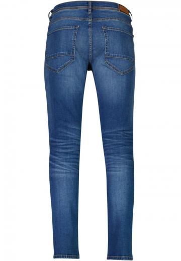 Узкие джинсы