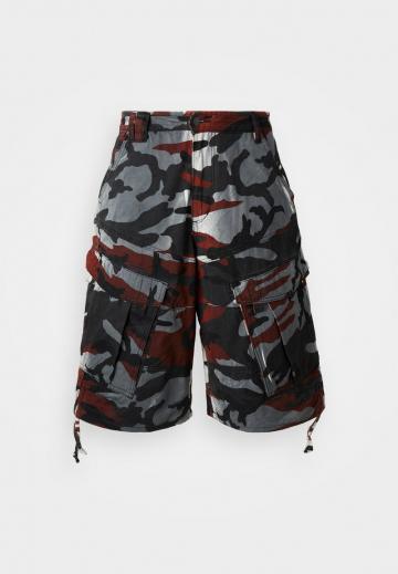 Брюки с накладными карманами