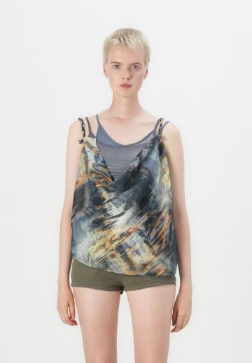 Топ на бретельках