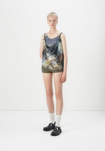 Топ на бретельках