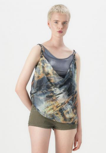 Топ на бретельках