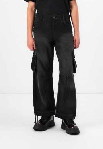 Брюки с накладными карманами