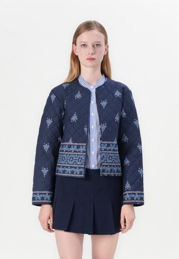 Жаккардовая вязаная кофта