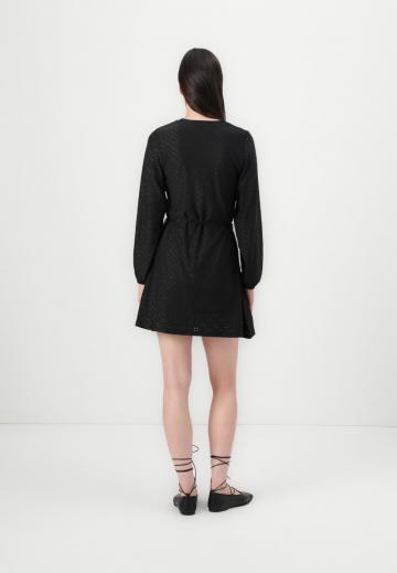 Короткое платье