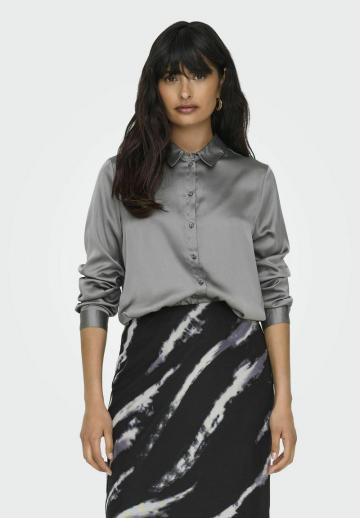 Атласная блузка