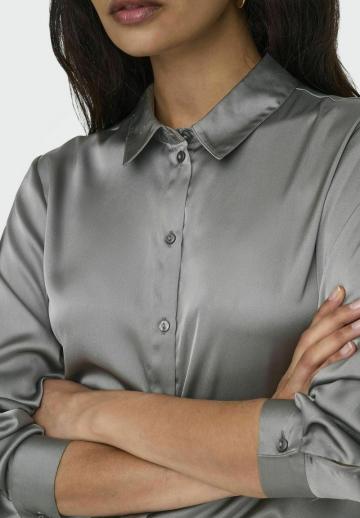 Атласная блузка