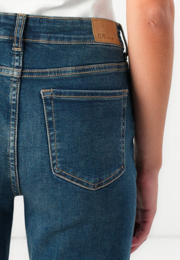 Клешеные джинсы