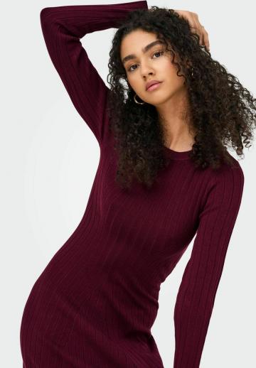 Вязаное платье