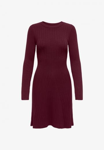 Вязаное платье