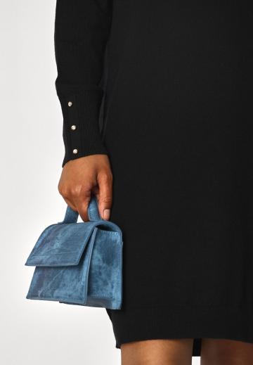 Вязаное платье