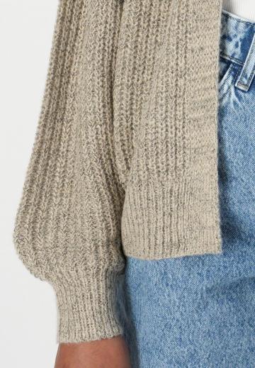 Вязаная кофта