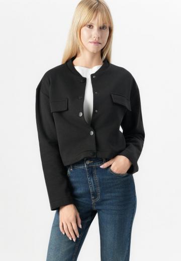 Блейзер с накладными карманами