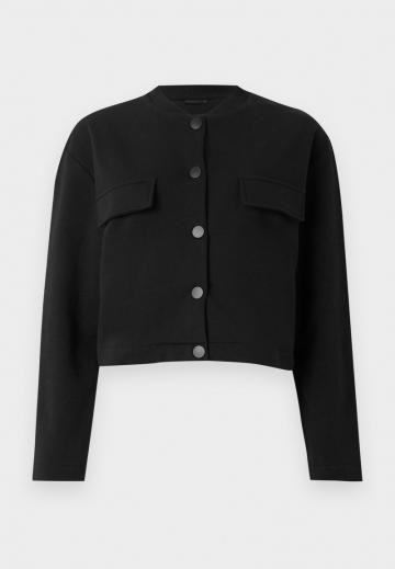 Блейзер с накладными карманами