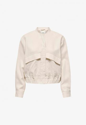 Куртка с накладнымит карманами