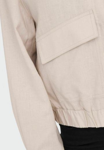 Куртка с накладнымит карманами