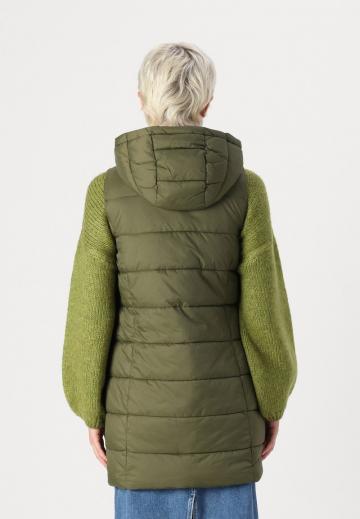 Длинный жилет