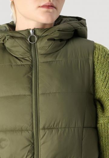 Длинный жилет