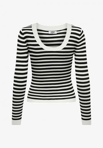 Пуловер в полоску