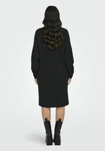 Вязаное платье