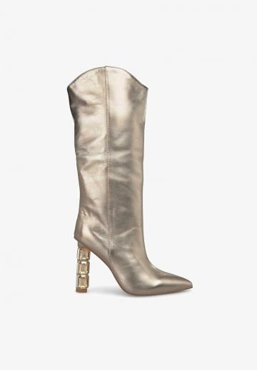 Высокие сапоги