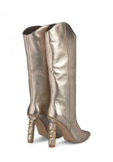 Высокие сапоги