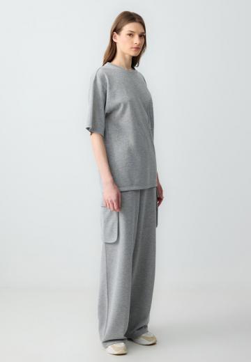 Брюки с накладными карманами