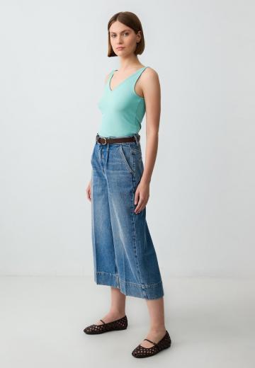 Короткие джинсы