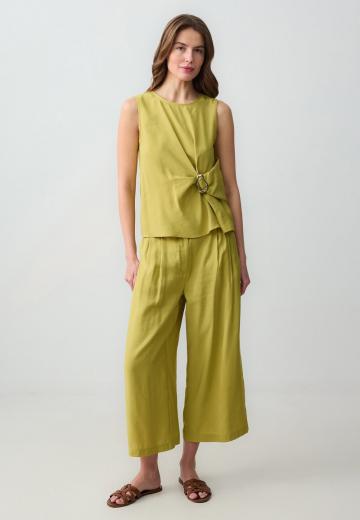 Блузка без рукавов